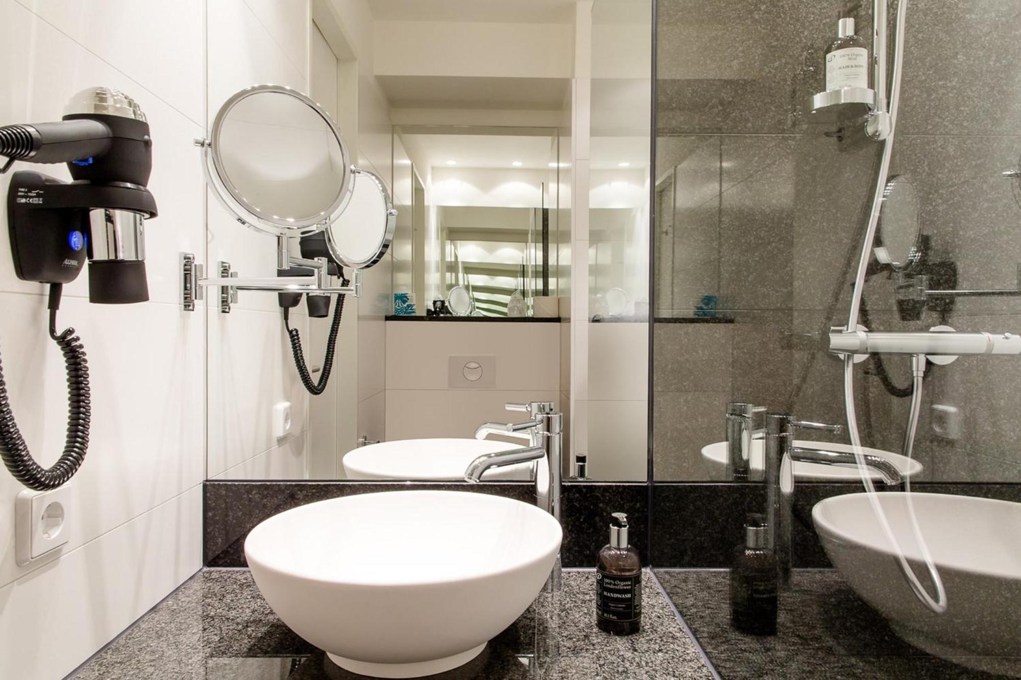 Motel One Hamburg Am Michel Экстерьер фото